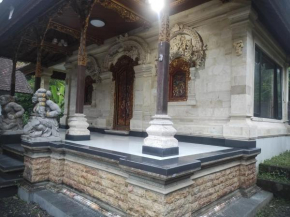 Men Sari Homestay